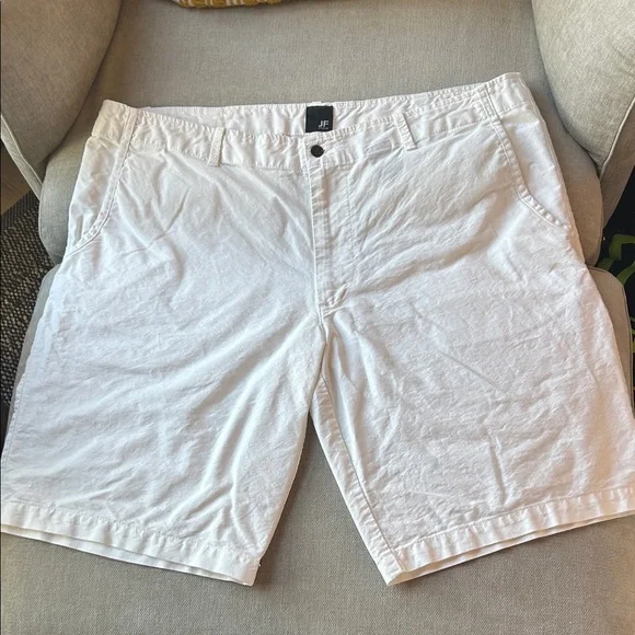 JF J.Ferrar Men's White Flat Front Shorts (NWOT) - Picture 1 of 6